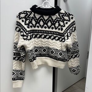 Black and White Patterned Women's Sweater